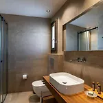 Hotel Uma Ray Fira (Santorini)