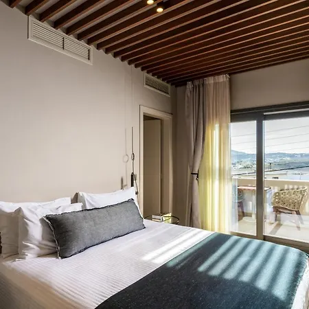 Uma Ray Hotel Fira (Santorini)