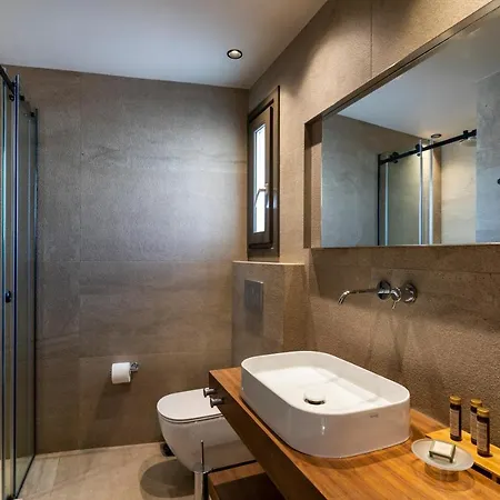 Hotel Uma Ray Fira (Santorini)