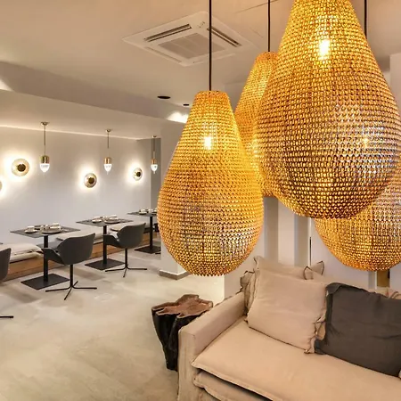 Hotel Uma Ray Fira (Santorini)