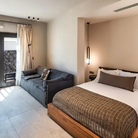 Uma Ray Hotel Fira (Santorini)