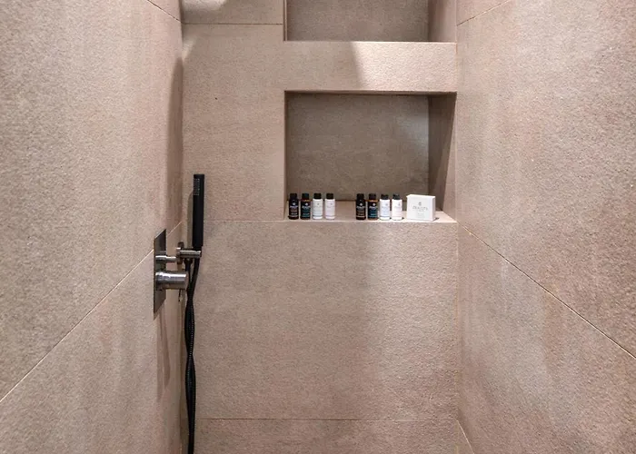 Uma Ray 3* Fira (Santorini)