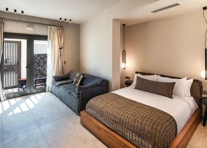 Uma Ray Hotel Fira (Santorini)