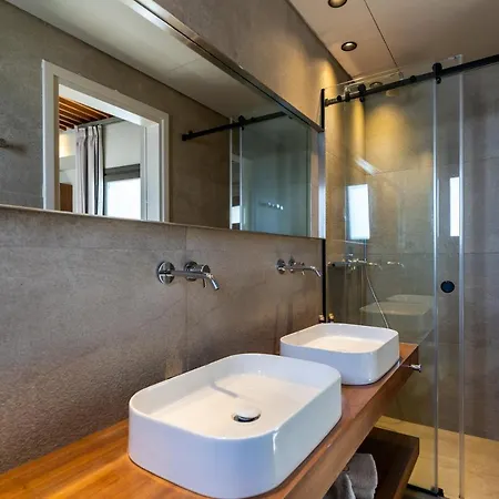 Uma Ray 3* Fira (Santorini)
