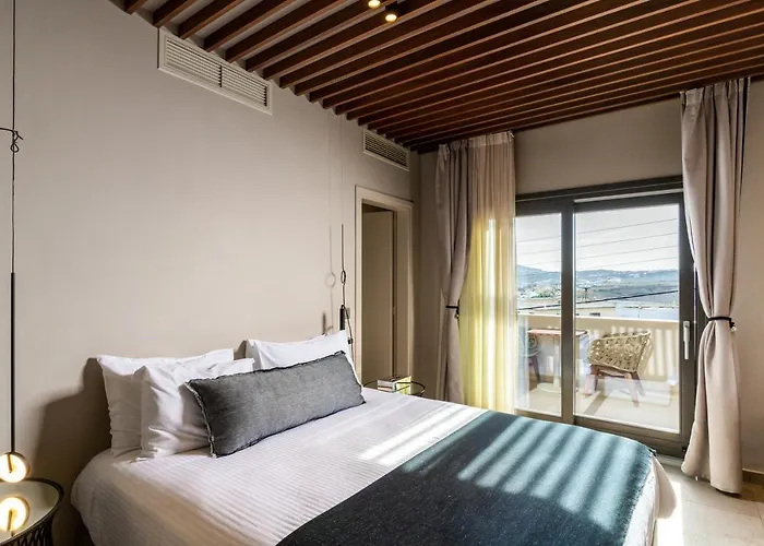 Uma Ray Hotel Fira (Santorini)