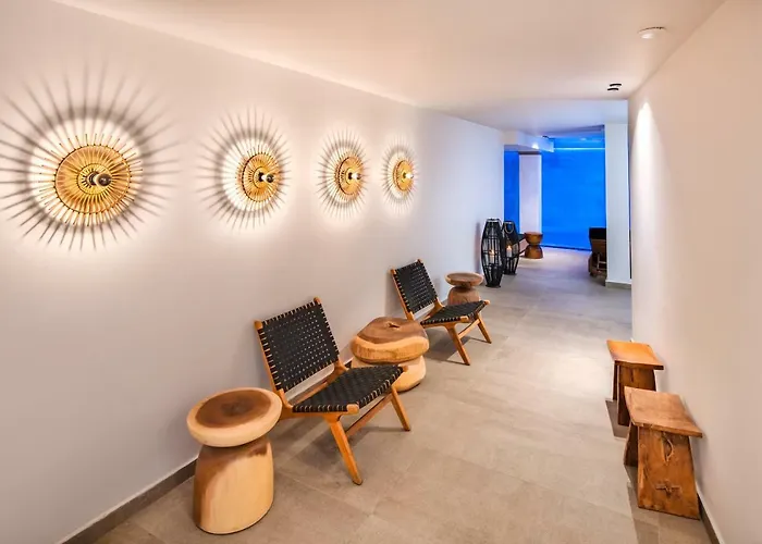 Hotel Uma Ray Fira (Santorini)