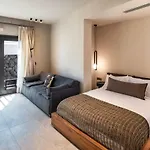 Uma Ray Hotel Fira (Santorini)
