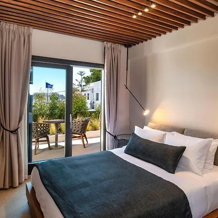 Uma Ray 3* Fira (Santorini)