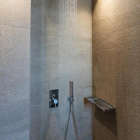 Hotel Uma Ray Fira (Santorini)