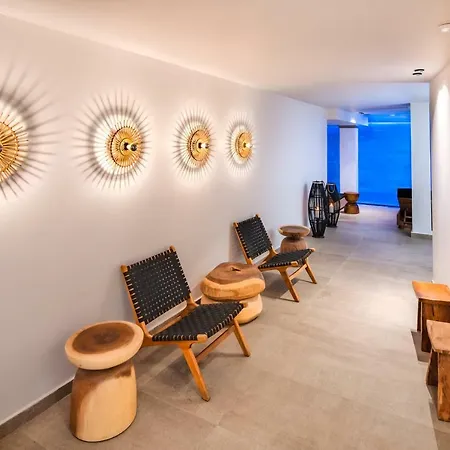 Hotel Uma Ray Fira (Santorini)