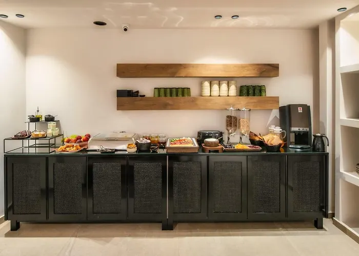 Hotel Uma Ray Fira (Santorini)